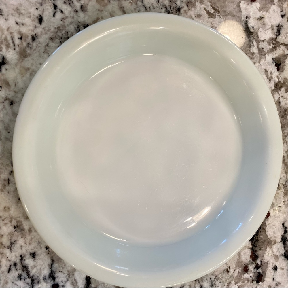 9 inch PYREX lime green pie plate